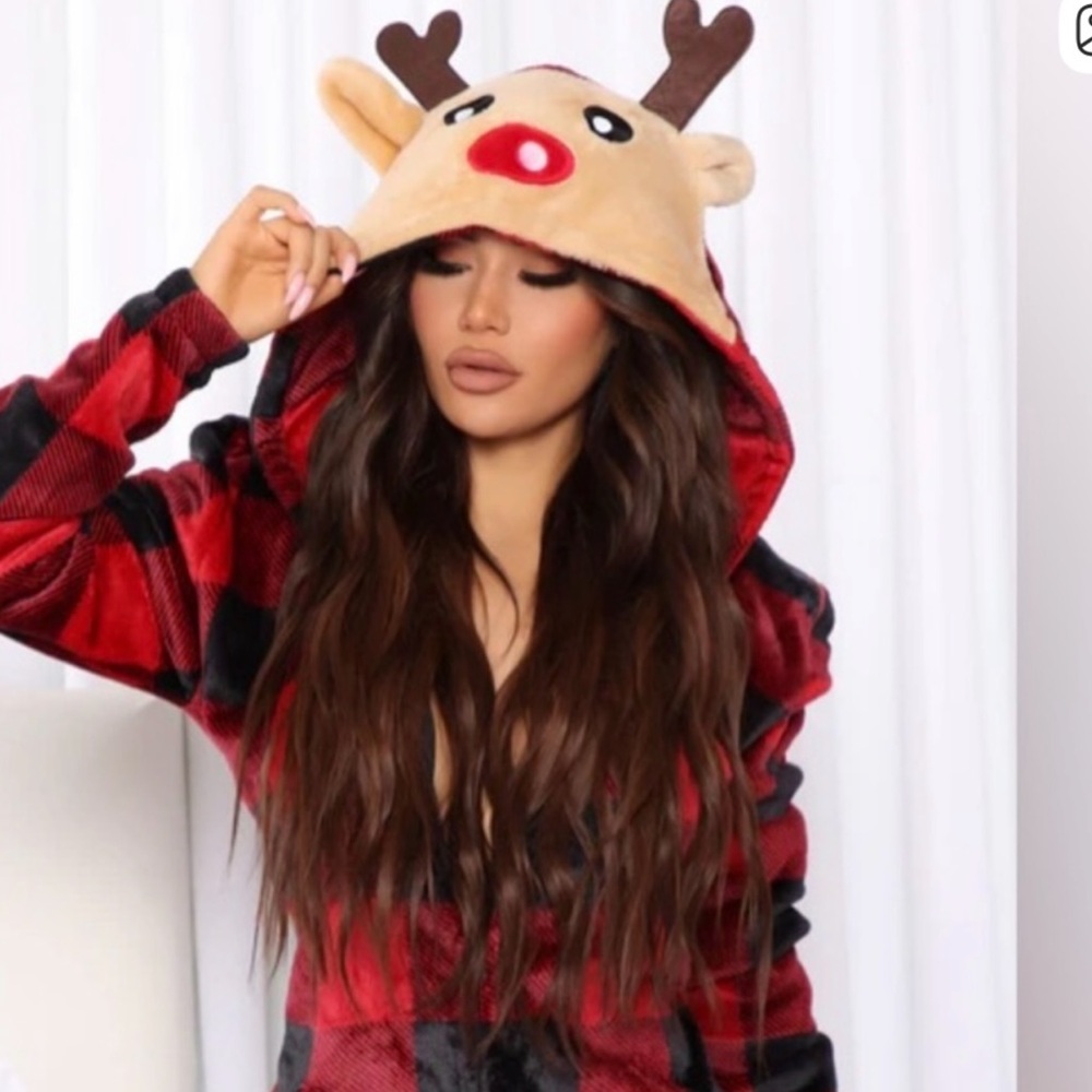 Fashion Nova Red Plaid Reindeer Pajama Set